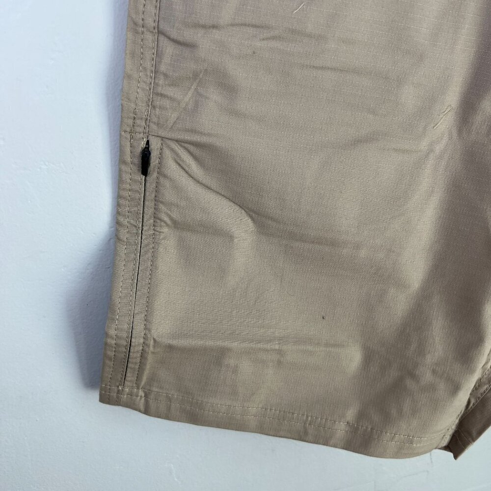 prAna Mens Standard Double Peak Hiking Cargo Short 32"W 8"Length in Sandbar - Picture 5 of 9